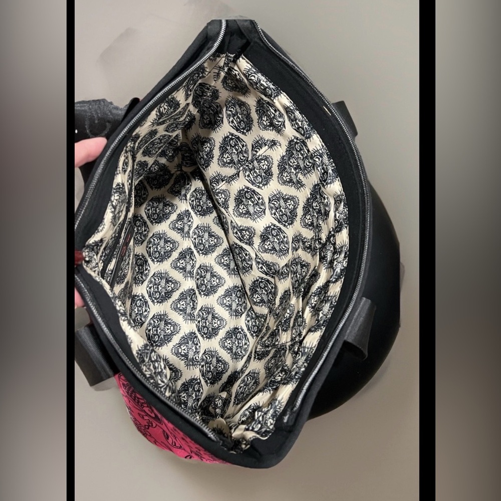 Ed Hardy Pink Tote with Skull and Tiger Design NWT MSRP 69.99 - Picture 6 of 12